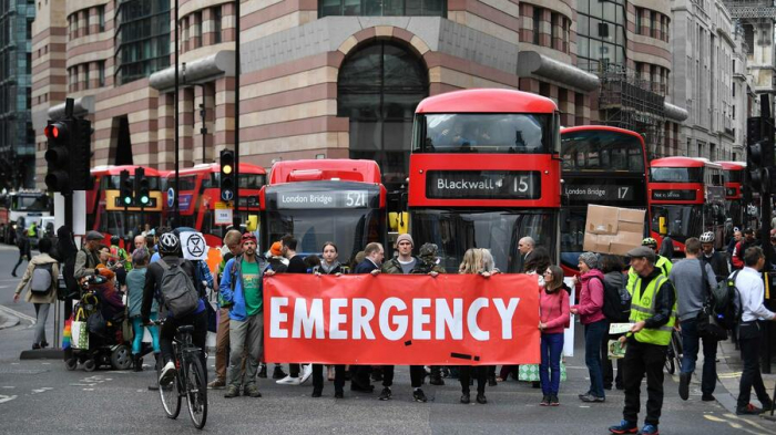     Klimaschutz  : Keine neuen Benzin- und Diesel-Autos ab 2035 in Großbritannien  