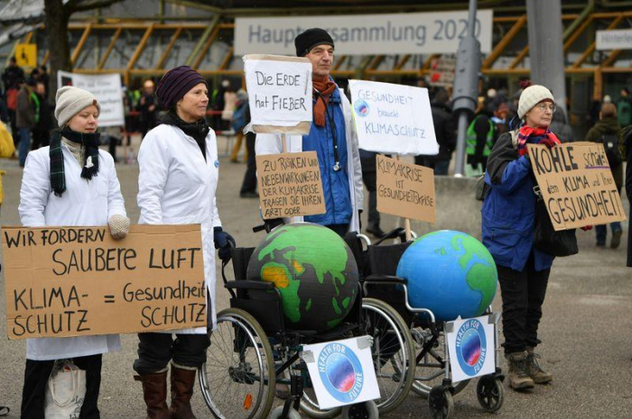   Klima-Debatte beherrscht Hauptversammlung von Siemens  