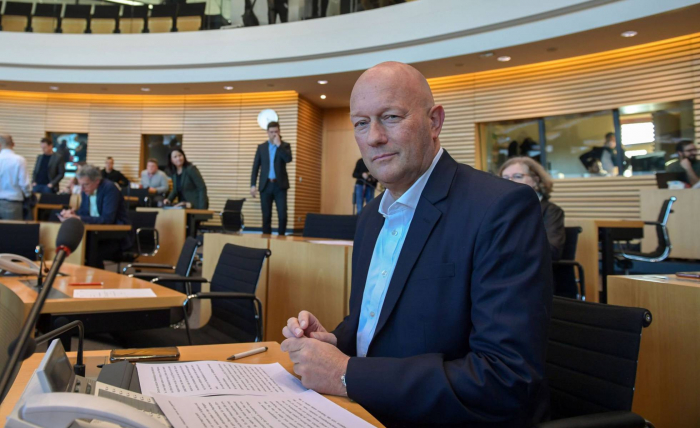 La elección del líder de Turingia con los votos de la ultraderecha desata un terremoto en Alemania