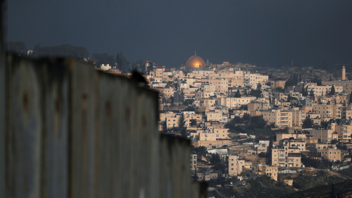   Un auto embiste a 14 personas en un ataque en Jerusalén    