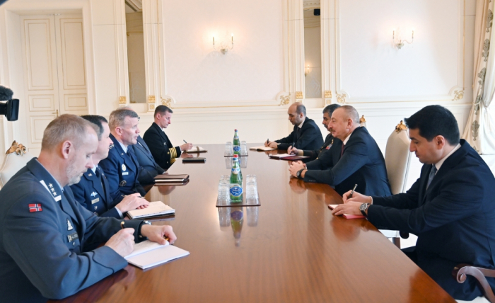   Präsident Ilham Aliyev empfängt den Obersten NATO-Befehlshaber  