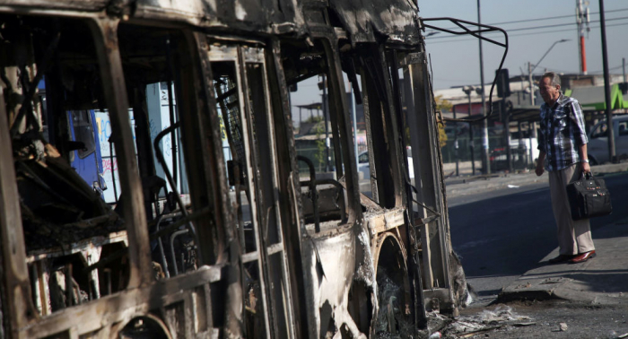 Más de 60 autobuses han sido incendiados durante las protestas en Chile