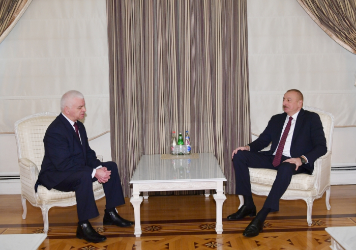  Le président Ilham Aliyev reçoit le chef de la mission d’observation de la CEI 