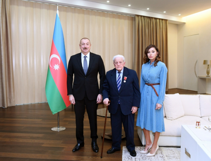   President Ilham Aliyev presents "Sharaf" Order to People’s Artist Alibaba Mammadov   