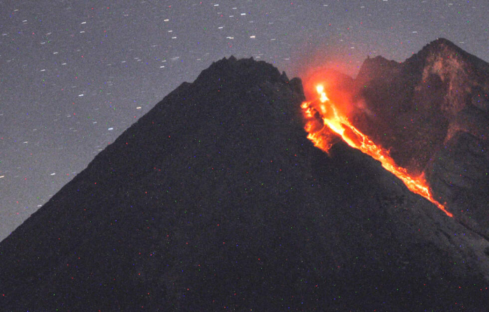  Indonesischer Vulkan Merapi ausgebrochen –  Zeitraffer-Video  