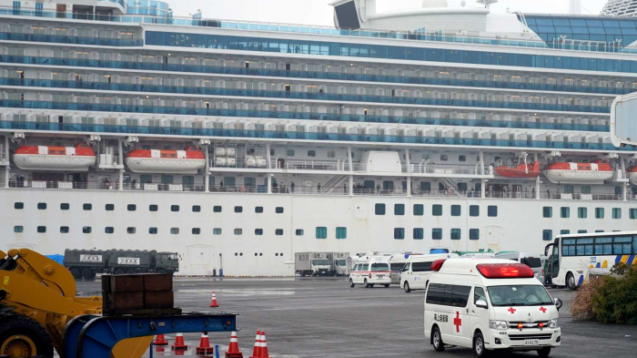 ¿Cuál es la situación de las personas en el crucero varado por coronavirus y cómo avanzan las evacuaciones?
