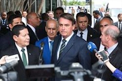 Bolsonaro insinúa que una periodista intentó recabar información contra él a cambio de sexo