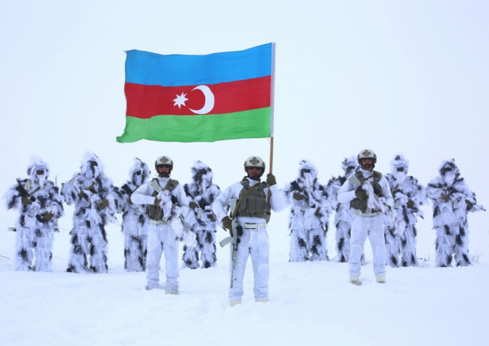   Entrenamientos militares de Azerbaiyán provocan recelo en los soldados armenios -   FOTOS    