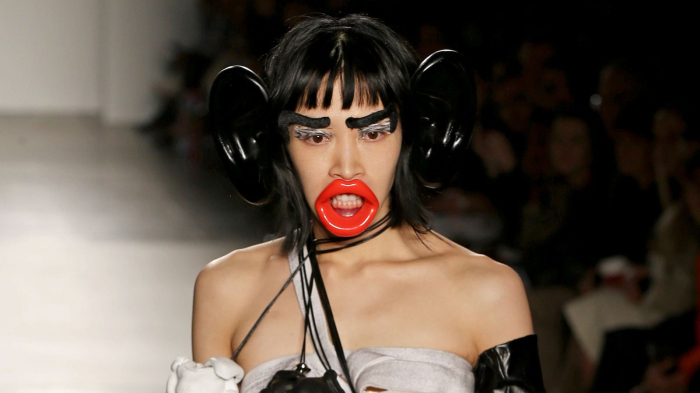 New York fashion college apologises over 