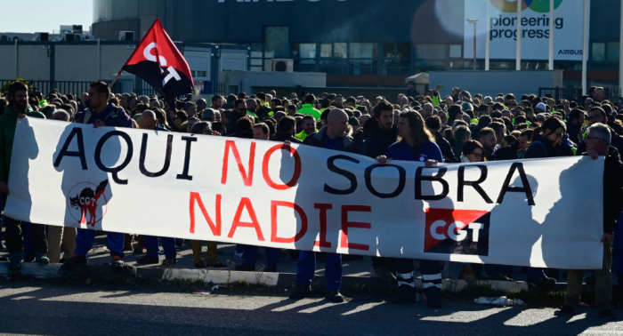 Centenares de trabajadores de Airbus en huelga por conservar su empleo