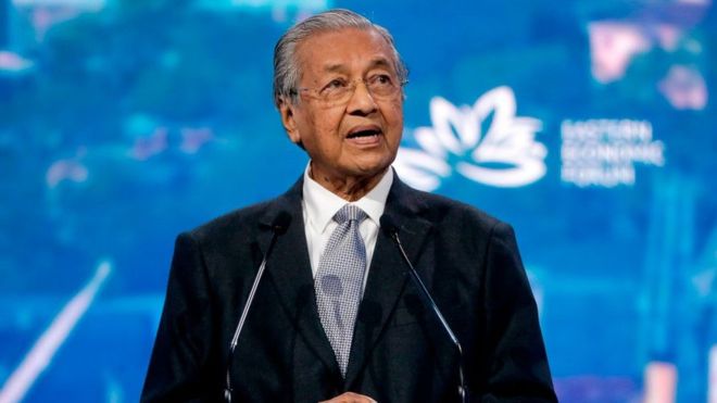 Mahathir Mohamad: Malaysian prime minister in shock resignation