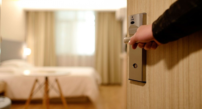 España aísla a mil turistas que compartían hotel con italiano contagiado por coronavirus