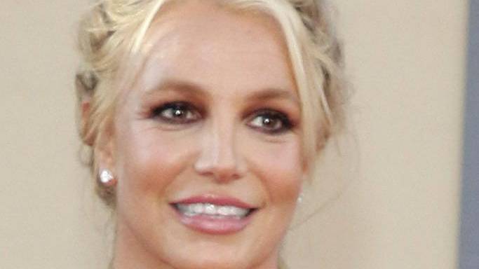 Britney Spears bricht sich lautstark den Fuß