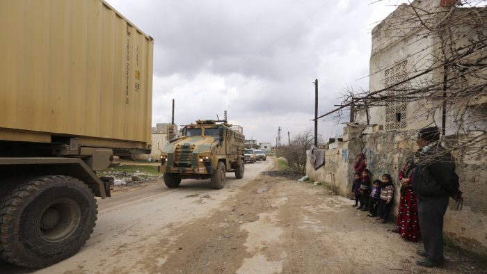 El Ministerio de Defensa de Turquía anuncia que sus Fuerzas Armadas impactaron 200 objetivos de Siria en Idlib