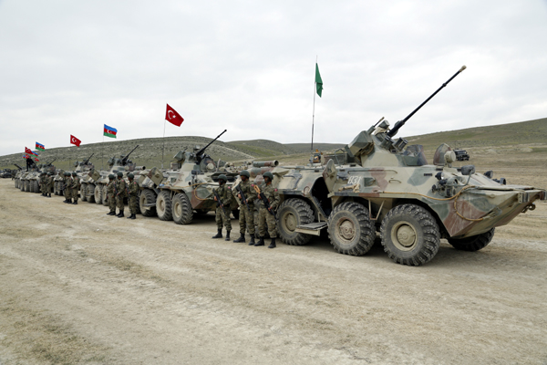   Türkei liefert moderne Waffen und militärische Ausrüstung nach Aserbaidschan  