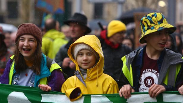 Greta Thunberg défile à Bristol:   «Le monde brûle»  