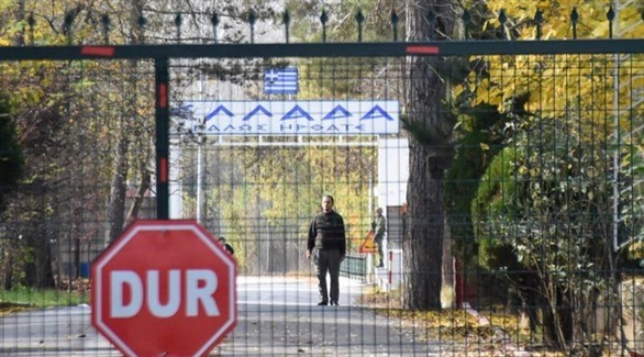 اليونان تعزز الحدود البحرية والبرية مع تركيا