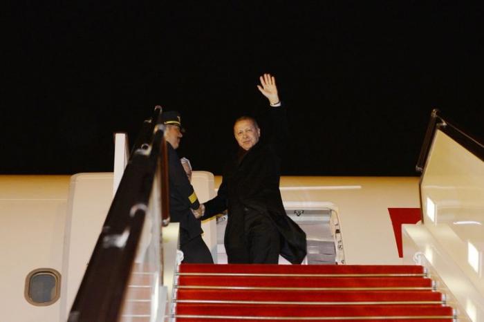  Erdogan termina su visita a Azerbaiyán 