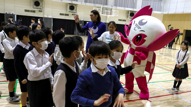 Japan orders nationwide shutdown of schools over coronavirus