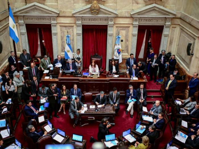 Argentine: le Parlement adopte une loi pour restructurer la dette