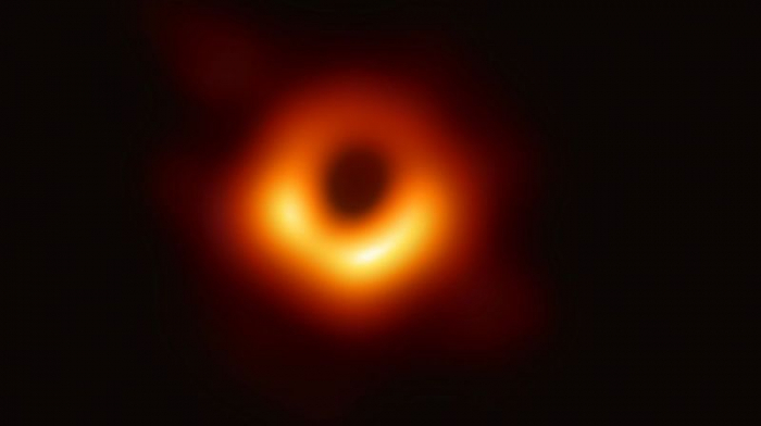 Des astronomes lancent un appel public pour traquer les trous noirs