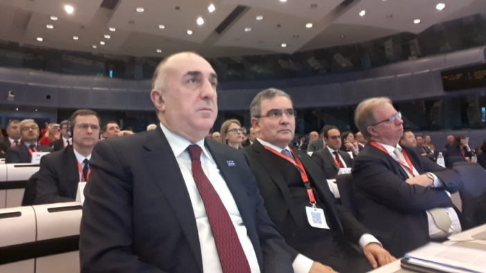   Canciller azerbaiyano participa en la Conferencia Internacional de Donantes para Albania  