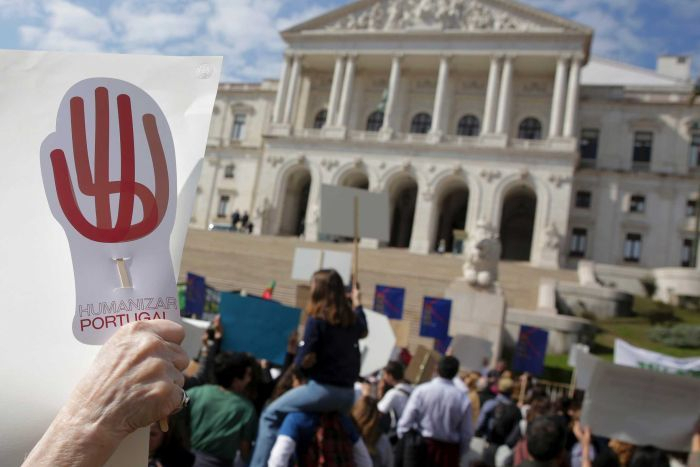 Portugal votes to legalise euthanasia despite protests from church groups