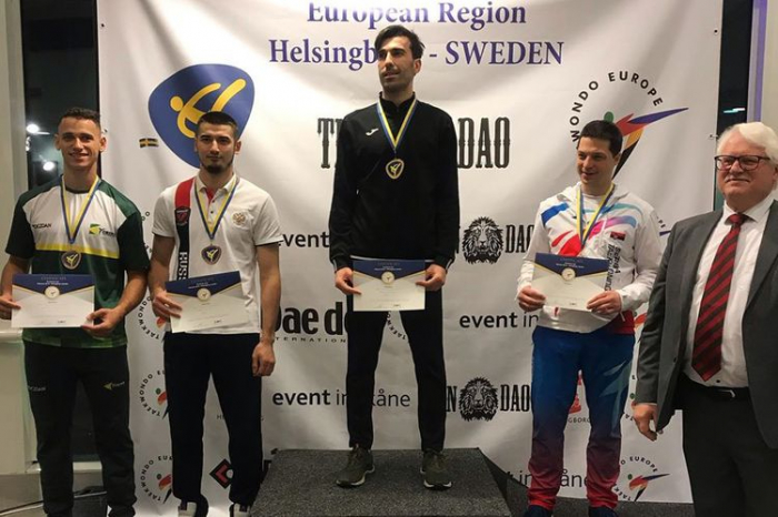   Aserbaidschanische Taekwondo-Kämpfer gewinnen in Helsingburg 4 Medaillen  