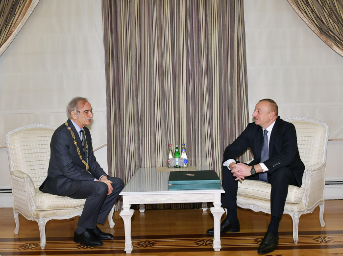   Azerbaijani president presents “Heydar Aliyev” Order to Polad Bulbuloghlu  