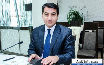   "إن مصالح دولة أذربيجان محترمة من قبل الرئيس على منصة مهمة. "-حكمت حجيف  