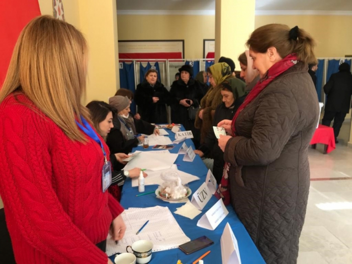 En Sumgayit, 59 candidatos luchan por 4 mandatos parlamentarios