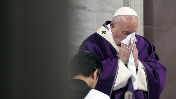 El papa Francisco cancela el retiro espiritual planeado debido a un "resfriado"