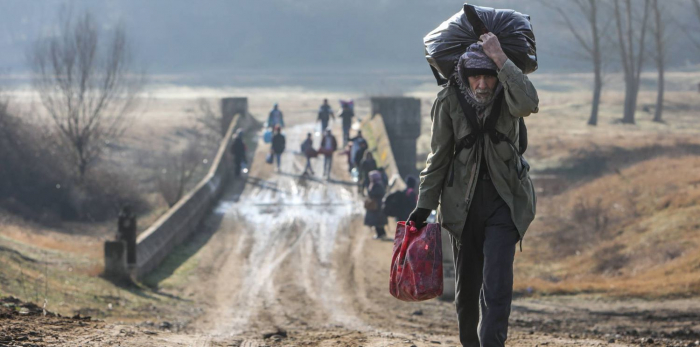   El desánimo de los refugiados en la frontera:   “Nosotros nos volvemos a Estambul”