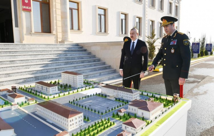  Präsident Ilham Aliyev nahm an der Eröffnung der internen Truppen teil 