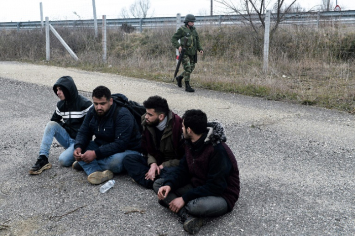     Türkische Behörden  : Griechische Grenzschützer erschießen Flüchtling an Grenze    