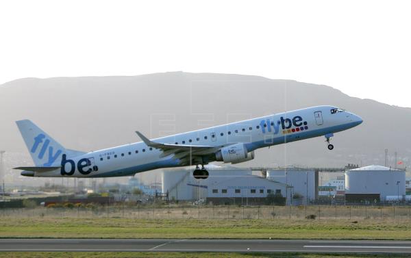 La aerolínea regional británica Flybe quiebra por el impacto del coronavirus