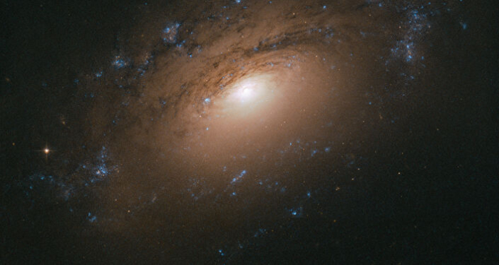     Milchstraße verbiegt sich:   Ist unser Sternsystem auf Kollisionskurs mit anderer Galaxie?   Video    