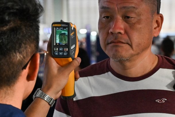 Philippines confirms first local coronavirus case