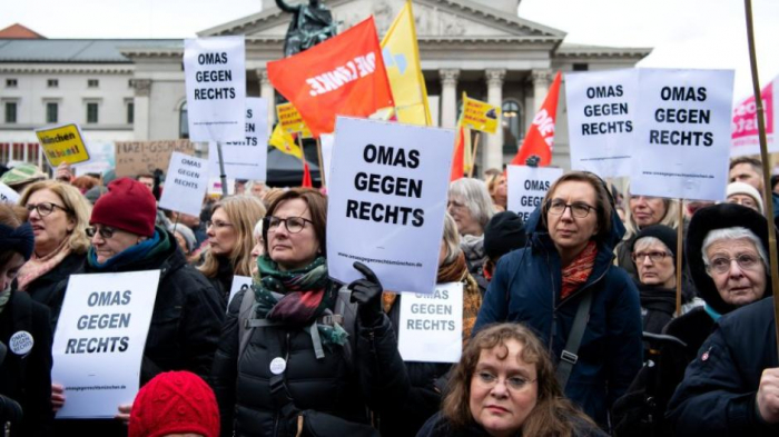 Protest gegen Rechts: Rund 5000 Menschen gehen in München auf die Straße