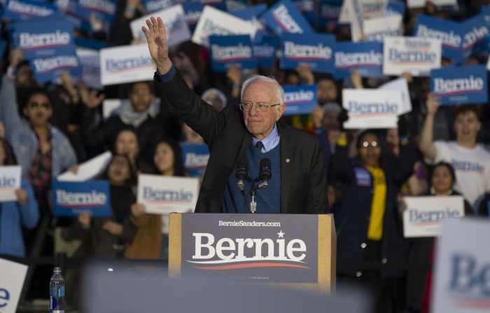   EEUU:   Sanders busca oxígeno en las primarias del cinturón industrial de Michigan