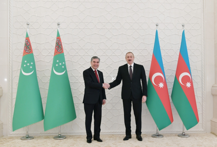   Offizielle Begrüßungszeremonie für den turkmenischen Präsidenten fand in Baku statt  