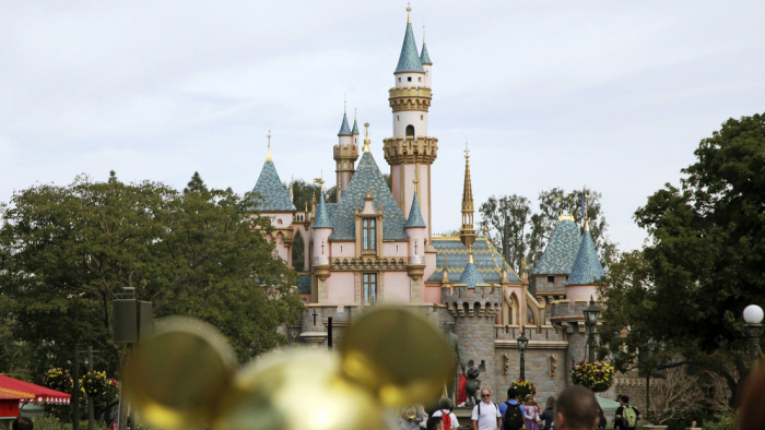 Cierran tres parques más de Disney por el brote de coronavirus