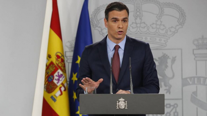 El Gobierno informa de que es la única autoridad en toda España, limita los desplazamientos y cierra comercios