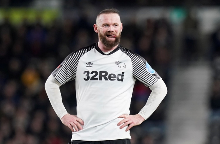 Rooney estalló tras la decisión en Inglaterra de continuar con el fútbol pese al coronavirus