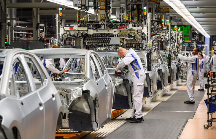 Betriebsrat - VW stellt wegen Virus-Krise Produktion weitgehend ein