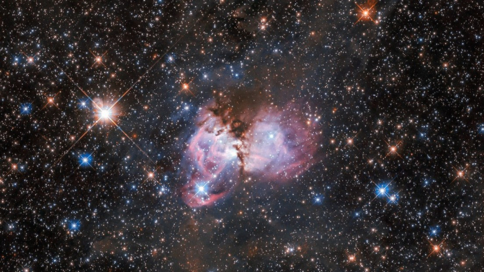 El telescopio Hubble capta una impresionante nube interestelar rosada a unos 160.000 años luz