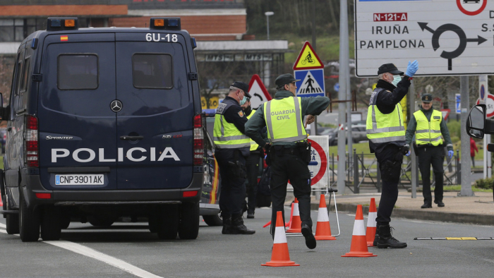 Una mujer escupe a siete guardias civiles al ser arrestada y confirman que tiene coronavirus