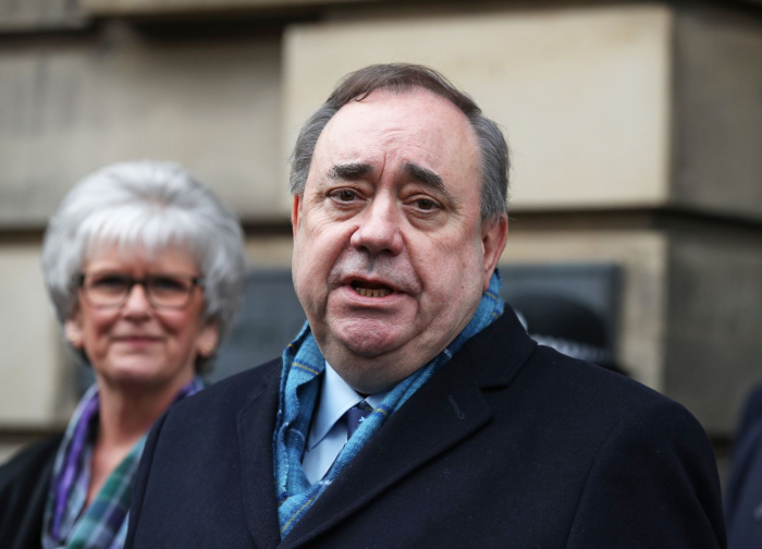 Un jurado absuelve al ex ministro principal de Escocia de 13 acusaciones de violación y abusos sexuales