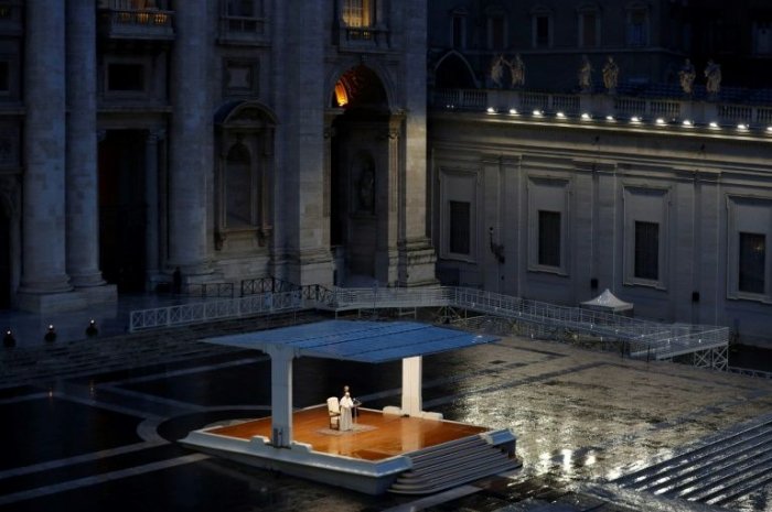 Pope faces coronavirus 