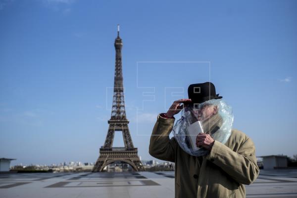 La Torre Eiffel rendirá homenaje a los "héroes" que luchan contra el COVID-19